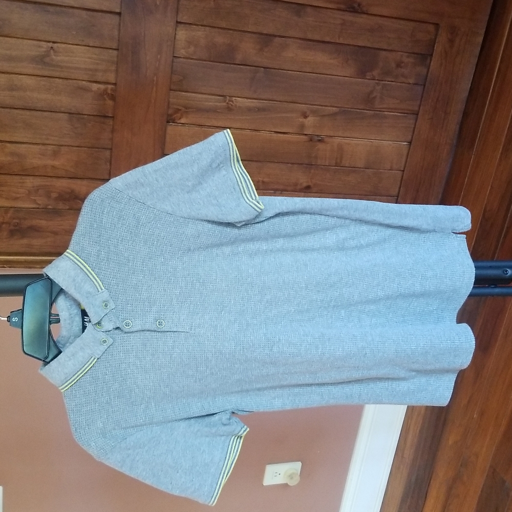 Sporty  H&M tshirt.